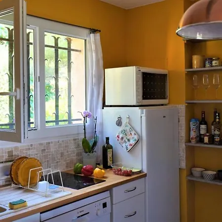 Bastidon 4 Personnes Vue Mer Dans Calme * Saint-Raphael (Var)